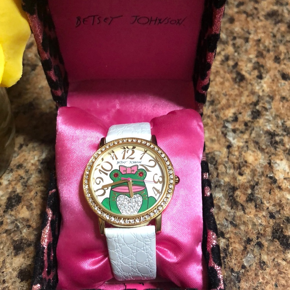 Watch - Picture 5 of 5